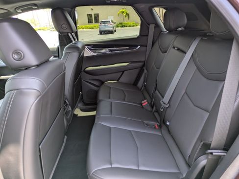 Certified 2023 Cadillac XT5 Premium Luxury AWD/4WD image 12
