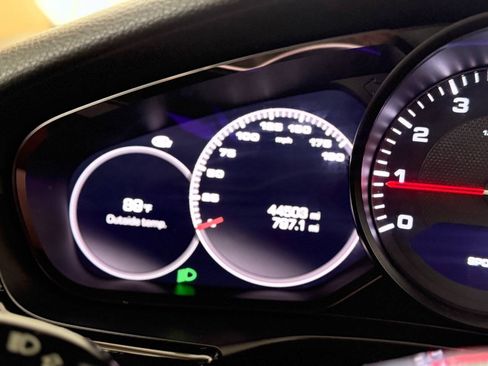 Used 2019 Porsche Panamera RWD image 20