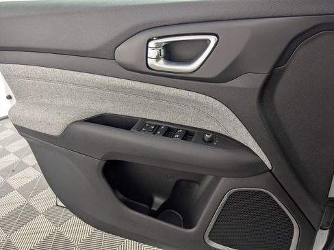 New 2026 Jeep Compass Latitude image 26