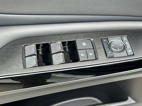 Used 2025 Lexus ES 300h w/ Premium Package FWD image 13