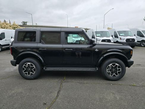 New 2026 Ford Bronco Outer Banks AWD/4WD image 6