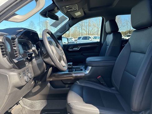 Used 2023 Chevrolet Silverado 1500 RST w/ Redline Edition image 9