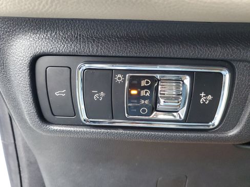 New 2026 Lincoln Corsair Premiere image 13