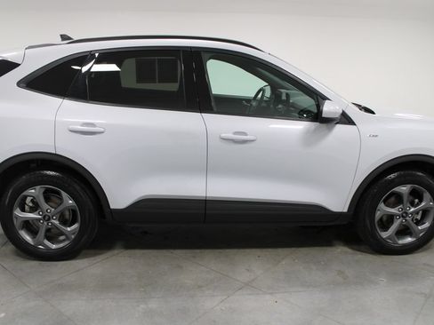 Used 2025 Ford Escape ST-Line Select w/ Class II Trailer Tow Package AWD/4WD image 11