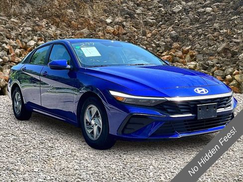 Used 2025 Hyundai Elantra SE FWD image 9