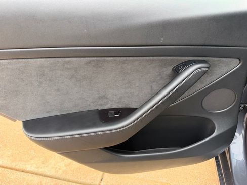 Used 2023 Tesla Model 3 Standard Range RWD image 13