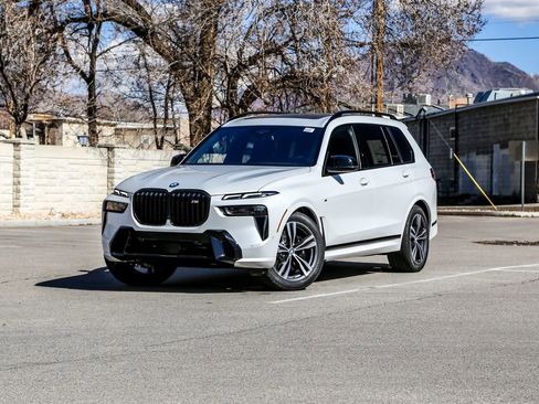 New 2026 BMW X7 M60i image 1