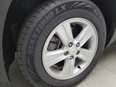 Used 2020 Chevrolet Trax LT w/ LT Convenience Package AWD/4WD image 31