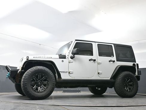 Used 2016 Jeep Wrangler Unlimited Rubicon w/ Connectivity Group image 27