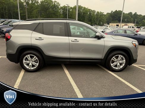 Used 2024 GMC Terrain SLE w/ Driver Convenience Package AWD/4WD image 9