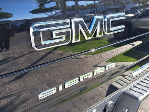 New 2026 GMC Sierra 1500 Elevation w/ LPO, Elevation Black Package image 8
