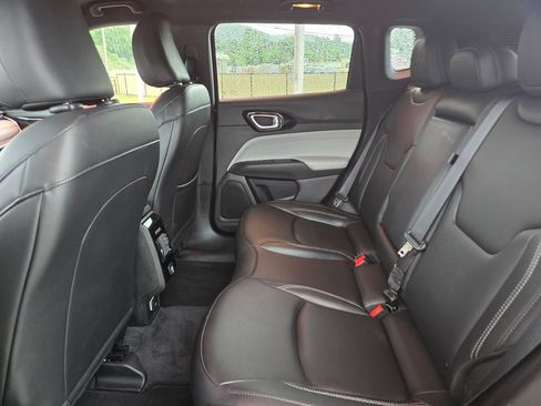 Used 2025 Jeep Compass Limited AWD/4WD image 12