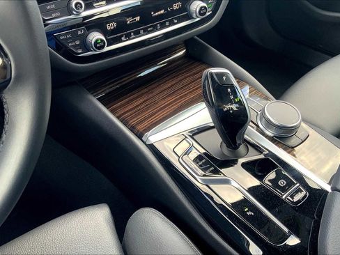 Used 2023 BMW 530i w/ Premium Package image 15