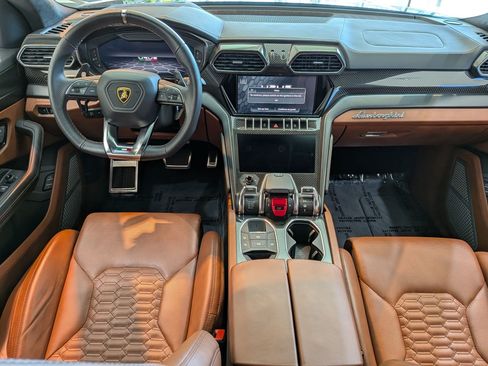 Used 2022 Lamborghini Urus AWD/4WD image 20
