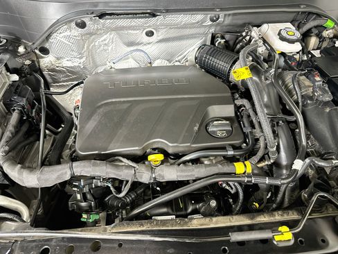Used 2025 Chevrolet Trax LT FWD image 31