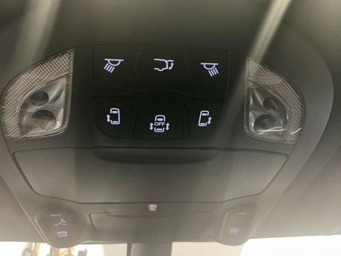 Used 2025 Chrysler Pacifica Select AWD/4WD image 27