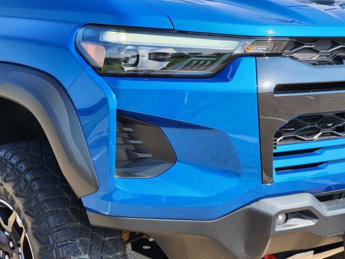 Used 2024 Chevrolet Colorado ZR2 w/ Safety Package AWD/4WD image 9