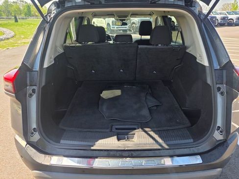Used 2021 Nissan Rogue SV FWD image 11