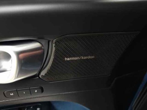 Certified 2023 Volvo XC40 Recharge Ultimate w/ Protection Package Premier image 17