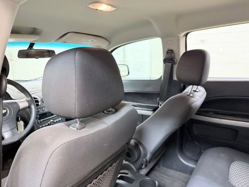 Used 2010 Chevrolet HHR LT FWD image 19