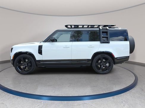 New 2026 Land Rover Defender 130 X-Dynamic SE AWD/4WD image 4