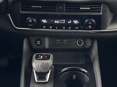 Used 2024 Nissan Rogue SV image 20