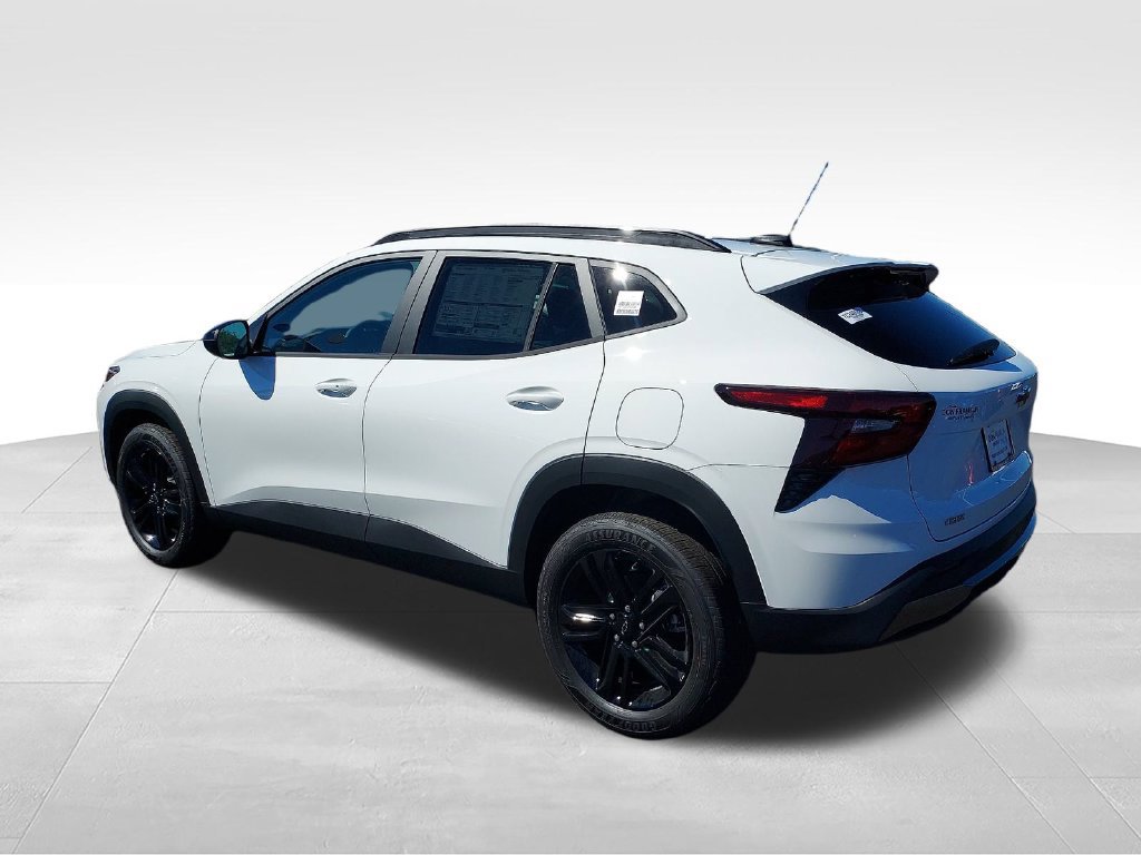 New 2026 Chevrolet Trax ACTIV w/ Sunroof Package FWD image 3