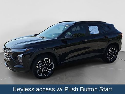 Used 2025 Chevrolet Trax RS w/ Driver Confidence Package FWD image 9
