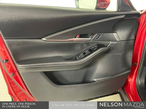 Used 2025 MAZDA CX-30 AWD 2.5 S w/ Preferred Package image 17