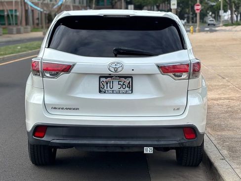 Used 2016 Toyota Highlander LE image 4
