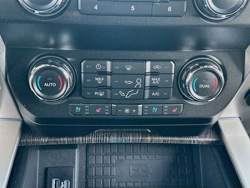 Certified 2020 Ford F350 Lariat w/ Lariat Ultimate Package AWD/4WD image 33