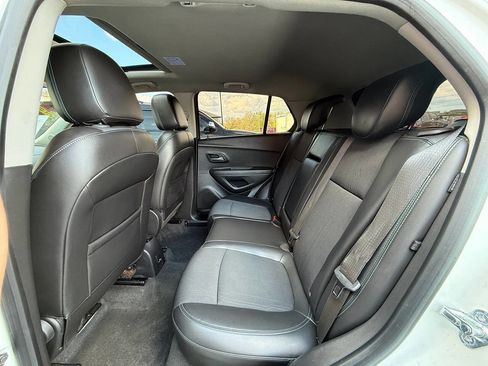 Used 2016 Chevrolet Trax LT w/ LT Sun and Sound Package image 18