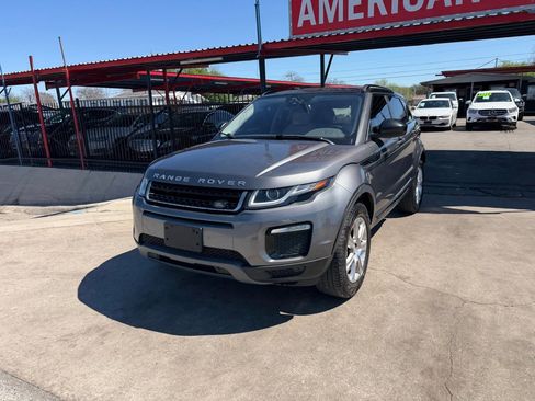 Used 2017 Land Rover Range Rover Evoque SE image 18
