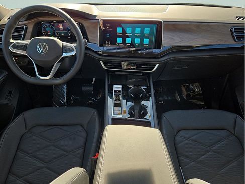 New 2026 Volkswagen Atlas SE image 13