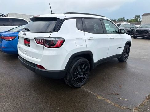 Used 2025 Jeep Compass Latitude w/ Altitude Special Edition AWD/4WD image 5