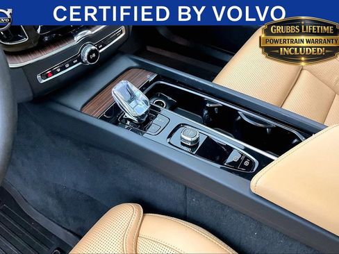 Certified 2023 Volvo XC60 B5 Ultimate w/ Protection Package Premier FWD image 18