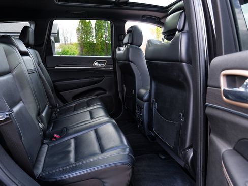 Used 2015 Jeep Grand Cherokee Limited w/ Luxury Group II AWD/4WD image 22