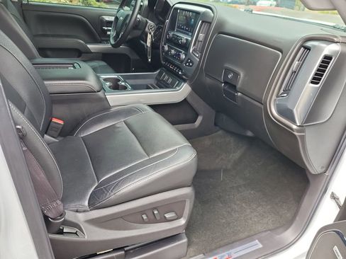 Used 2017 Chevrolet Silverado 1500 LTZ Z71 w/ LTZ Plus Package AWD/4WD image 15