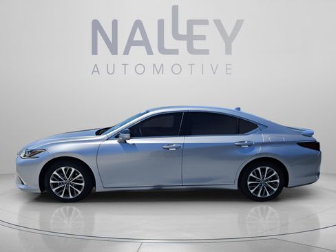 Certified 2022 Lexus ES 300h w/ Premium Package FWD image 2