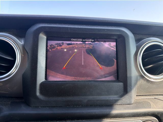 Used 2020 Jeep Wrangler Unlimited Sahara AWD/4WD image 21