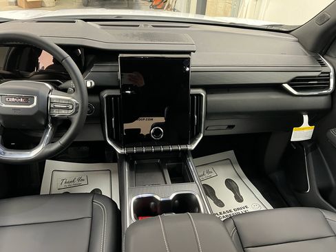 New 2026 GMC Acadia Elevation w/ Elevation Premium Package image 8