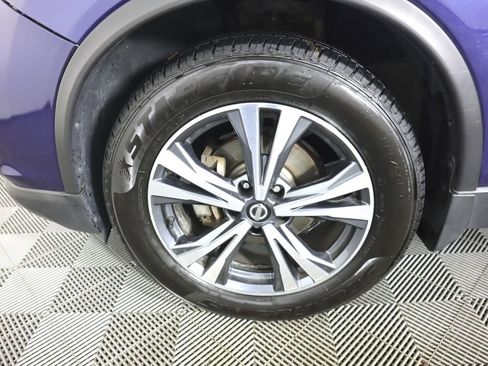 Certified 2018 Nissan Rogue SL w/ Premium Package image 28