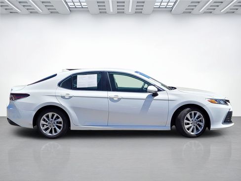 Used 2023 Toyota Camry LE FWD image 3