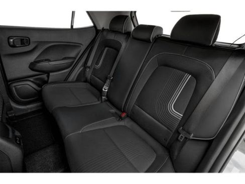 Used 2023 Hyundai Venue Limited FWD image 15