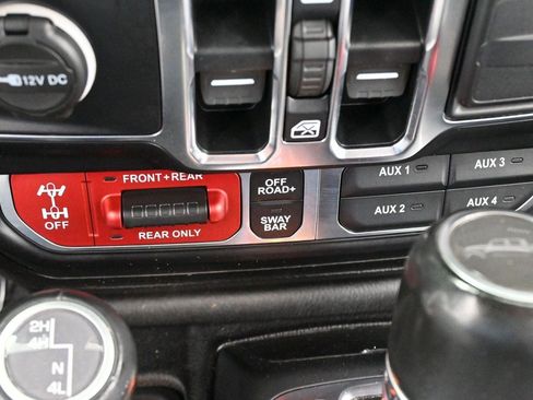 Used 2021 Jeep Gladiator Rubicon AWD/4WD image 24