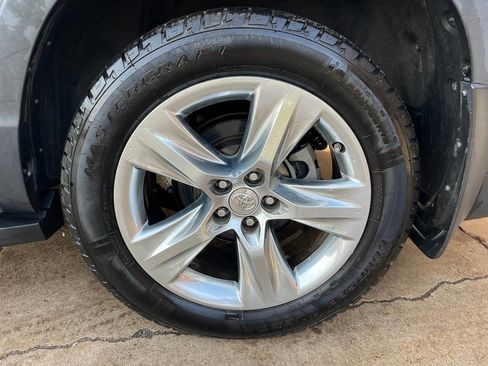 Used 2014 Toyota Highlander Limited image 4