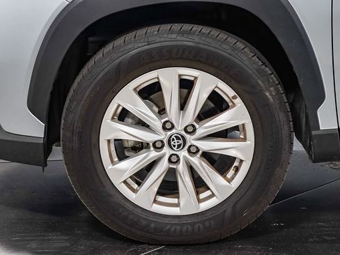 Certified 2024 Toyota Corolla Cross LE image 11