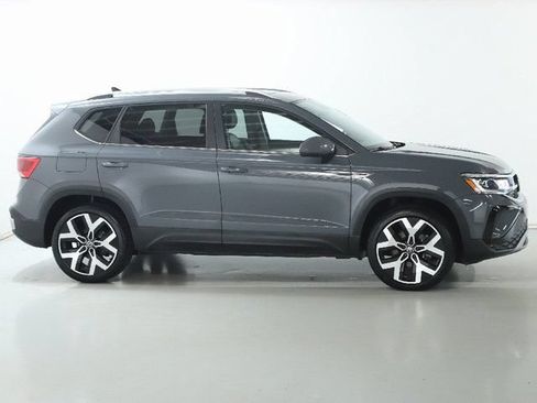 Certified 2023 Volkswagen Taos SEL AWD/4WD image 11