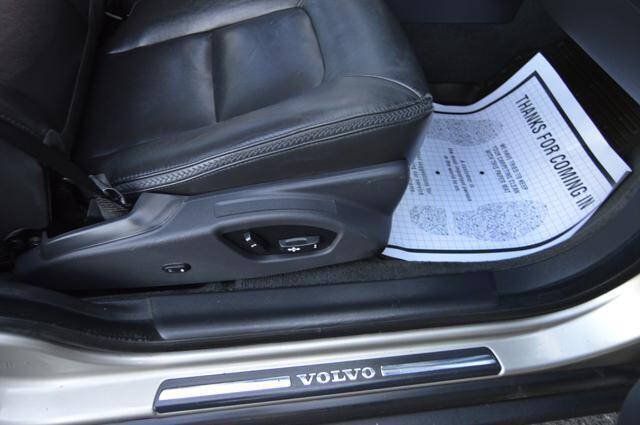 Used 2016 Volvo XC70 T5 Premier w/ Proximity Package FWD image 31