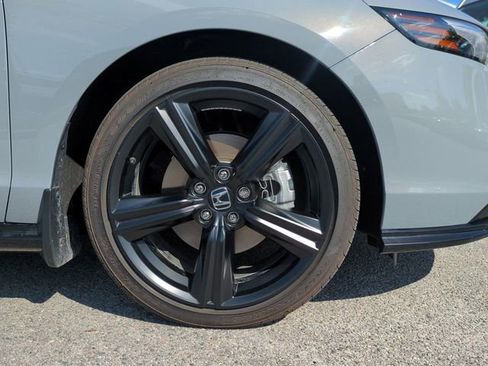 Used 2025 Honda Accord Sport image 11